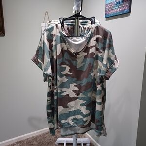 #600 Women's Plus Short Outfit